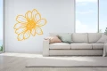Salon z dekoracją ścienną kwiat dalia line art